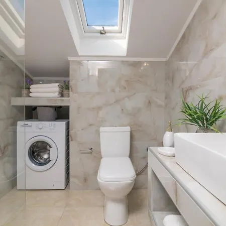 Delphini By 别墅 *